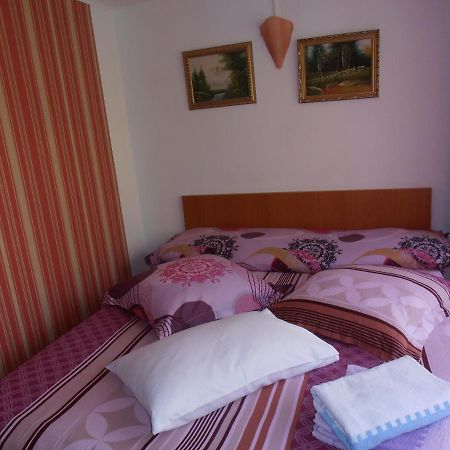 Pensiunea Sans Rival Iasi Kamer foto