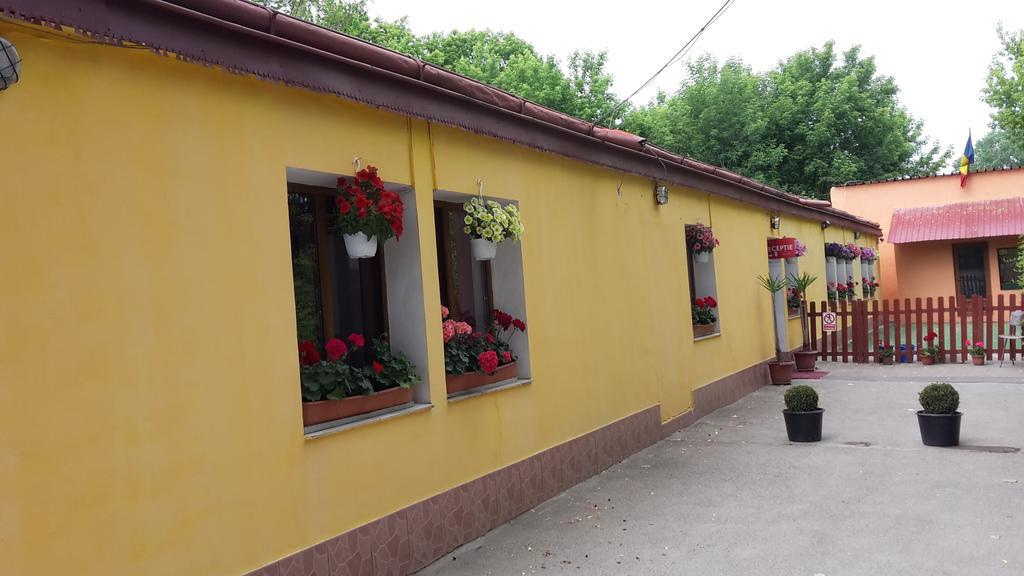 Pensiunea Sans Rival Iasi Buitenkant foto